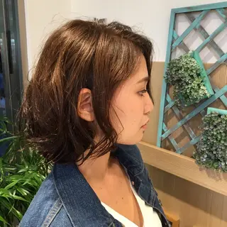 ショート カラー パーマ スズキ シオリのヘアスタイル