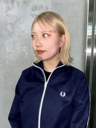 ショート カラー anna 韓国レイヤ ー/ ハッシュカットのヘアスタイル