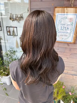 セミロング 高津 千慧のヘアスタイル