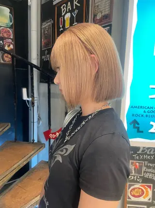 ミディアム デザインカラー/ エクステ/ブリーチのヘアスタイル