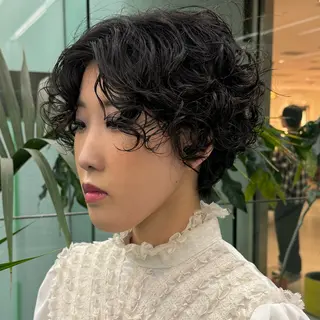 ショート パーマ ひなた あゆみのヘアスタイル