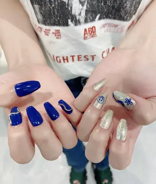 ネイル *RAIMU* HOLOGRAMのネイルデザイン