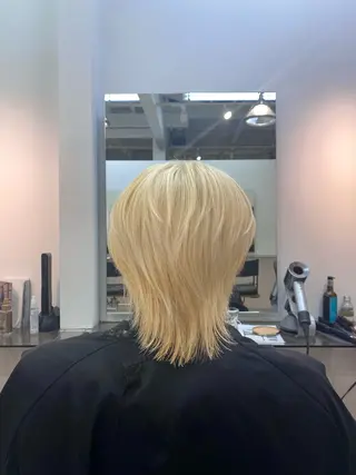 カラー hinata /ハイトーンのヘアスタイル