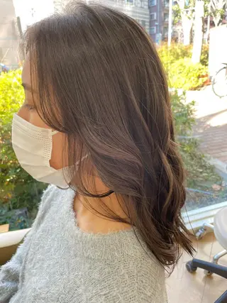 ミディアム 福原 亜祐美のヘアスタイル