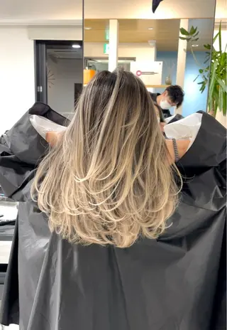 セミロング 神戸でブリーチなら puty/レイヤーのヘアスタイル