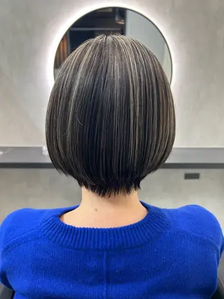 ショート カラー ハイライト/レイヤー ミルクティー/山本のヘアスタイル