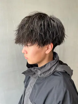 メンズ ラウンドマッシュ/ フェザーショート大阪のヘアスタイル