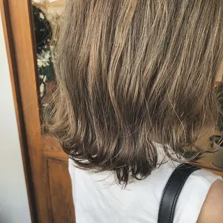 ミディアム カラー ヘアアレンジ ture by glad所属・ture by gladのヘアスタイル