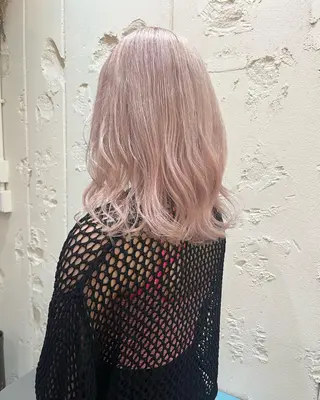 ミディアム カラー ハイトーン🦢 Natsumiのヘアスタイル