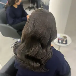 ロング Itsuki/ 暗髪カラーのヘアスタイル
