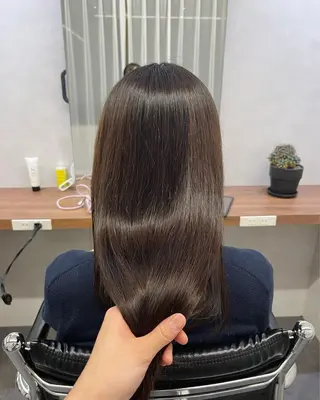 セミロング en't所属・佐藤　ひなの ／艶髪のヘアスタイル