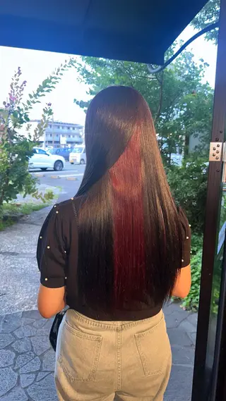 ロング カラー 梨菜/ハイトーン /ブリーチカラーのヘアスタイル