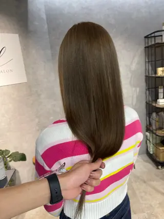 ロング カラー オフホワイトアンドなんば所属・福西 洋斗のヘアスタイル