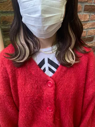 ミディアム カラー エクステ／インナー カラー 礒野朱里のヘアスタイル