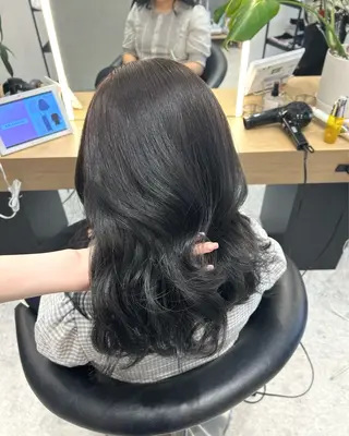 セミロング hina🩰🫧 / オリーブ🌿/透明感のヘアスタイル