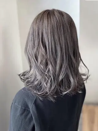 ミディアム カラー 熊谷 有紗のヘアスタイル