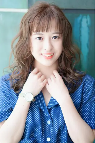 セミロング カラー 能登谷 きよのヘアスタイル