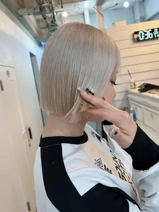 カラー YUI ハイトーンカラーのヘアスタイル