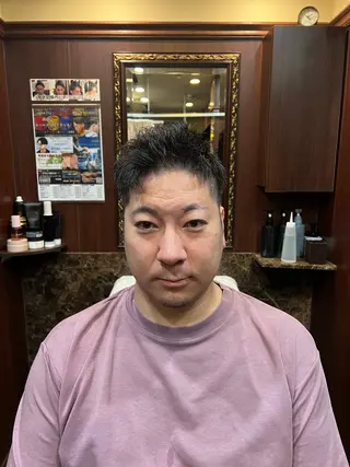 ショート ヒロ銀座バーバーショップ丸の内所属・秋山 琳太のヘアスタイル