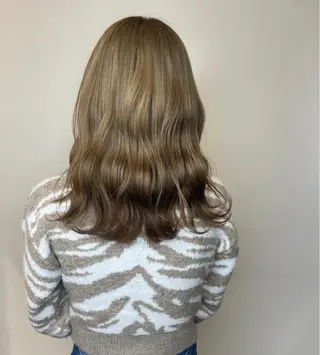 ミディアム LINE.ai所属・mei／周南 ／ぷつっと／レイヤーのヘアスタイル