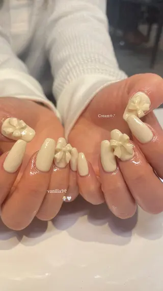 ミディアム ネイルサロン　SLASH所属・Aki ୨୧のネイルデザイン