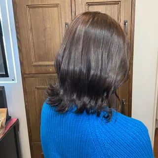 ミディアム カラー 岩間 美侑のヘアスタイル