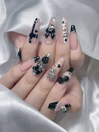 ネイル LEELA NAIL STUDIO所属・LEELA NAIL STUDIOのネイルデザイン