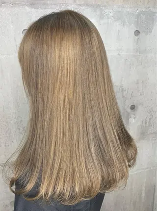 セミロング カラー 小関 茅里のマツエク・マツパデザイン