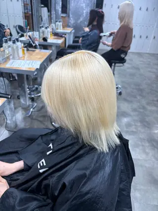 ロング カラー ハイトーン特化美容師 🌈ケアブリーチのヘアスタイル