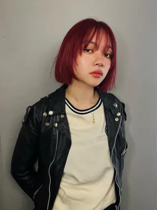 ミディアム カラー Haco＋所属・ウルフ/レイヤー Miinaのヘアスタイル