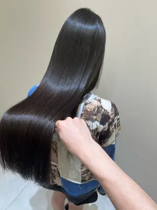 ロング k-two 関 七海のヘアスタイル