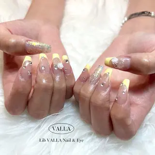 ネイル LIB VALLA Yuri🍭🖤のネイルデザイン