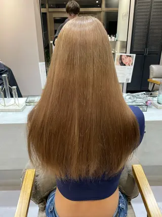 セミロング カラー HACCH （ハッチ）所属・丁寧なブリーチ& ・レイヤーショートのヘアスタイル