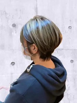 ショート カラー Miku❇️ フェイスレイヤーのヘアスタイル