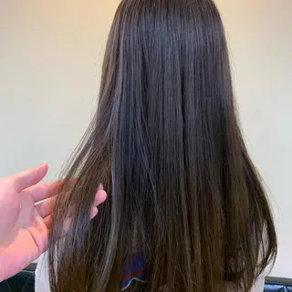 ロング ヨシミ カズヤのヘアスタイル