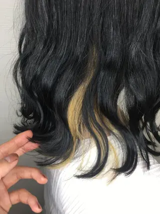 ミディアム カラー ヘアアレンジ 🧶ブリーチカラー TERU🧶のヘアスタイル