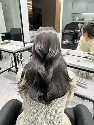 ロング カラー 名古屋栄♡PELE 上品な透明感ベージュのヘアスタイル