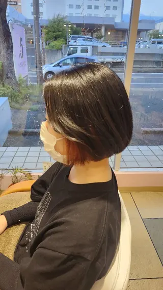 ショート カラー ブリーチ 艶カラー🪄莉南のヘアスタイル