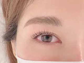マツエク・マツパ sucre所属・小林 優美のマツエク・マツパデザイン