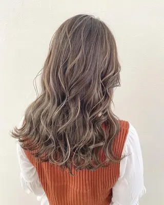 セミロング カラー ハイライト／髪質改善 裕樹のヘアスタイル