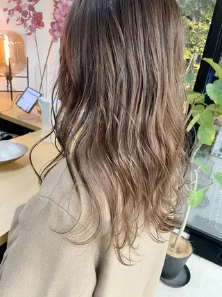 ロング カラー マエダ リョウのヘアスタイル