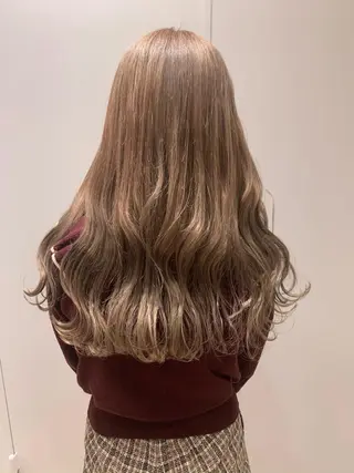 ロング 渋谷ハイトーン/ デザインカラー阿部のヘアスタイル
