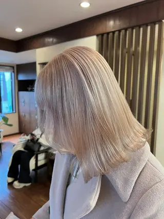 ミディアム カラー selene officialのヘアスタイル