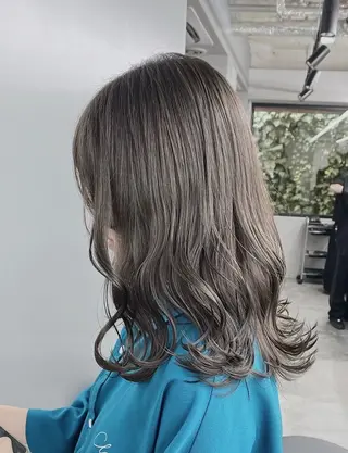 ミディアム カラー 透明感カラー グレージュ/あいのヘアスタイル