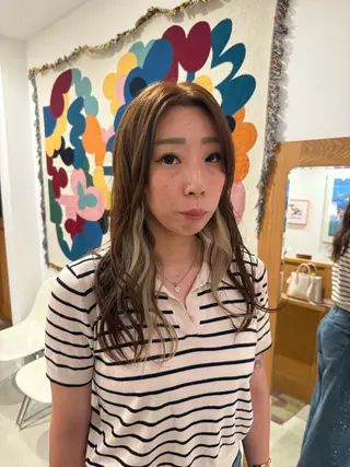 ロング BELLEEQUIPE所属・山口 ゆいのヘアスタイル
