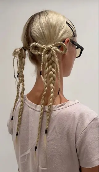 ヘアアレンジ rinka／暖色 ストレートのヘアスタイル