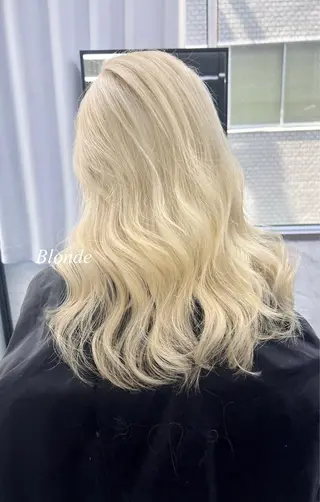 セミロング カラー シールエクステ特化 ハイトーン、NANAのヘアスタイル