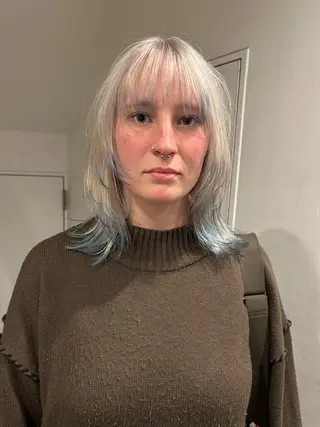 ミディアム カラー hen所属・心斎橋/レイヤー/ ブリーチ/モエのヘアスタイル