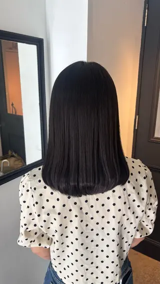 セミロング イチセ ユキのヘアスタイル