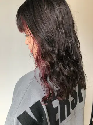 セミロング カラー ヘアアレンジ tomona. iの眉毛・アイブロウイメージ
